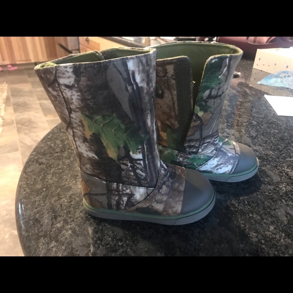 Kids boots